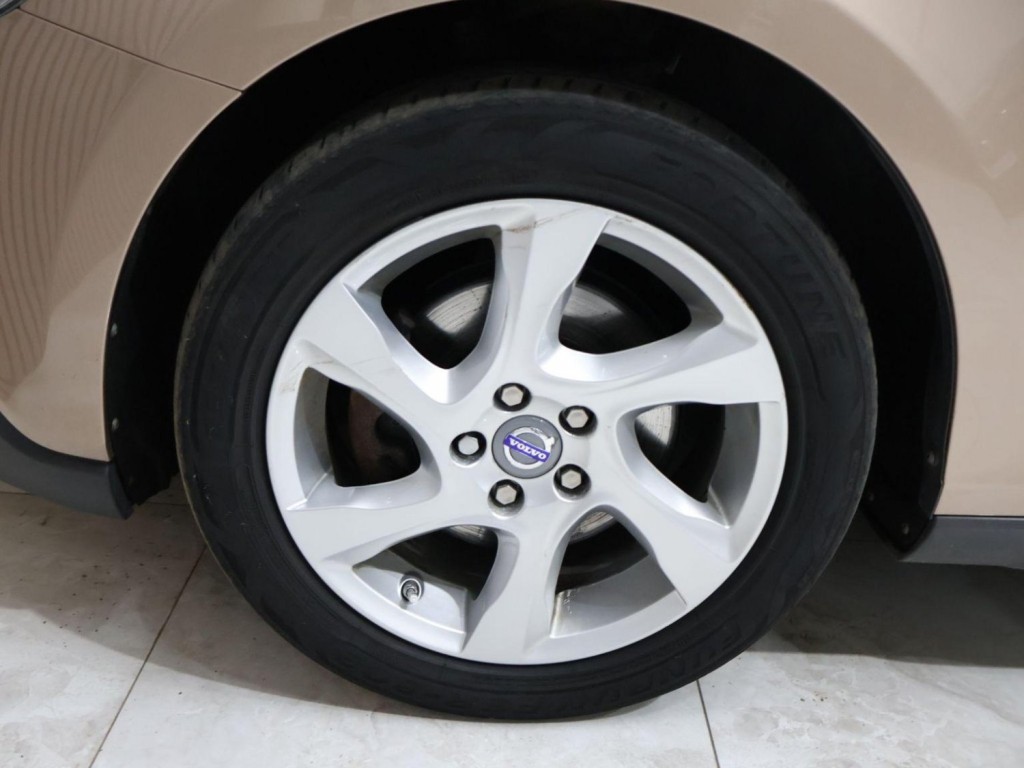 VOLVO V40 CROSS COUNTRY