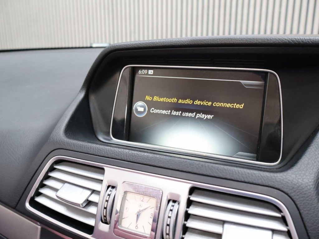 MERCEDES-BENZ E CLASS