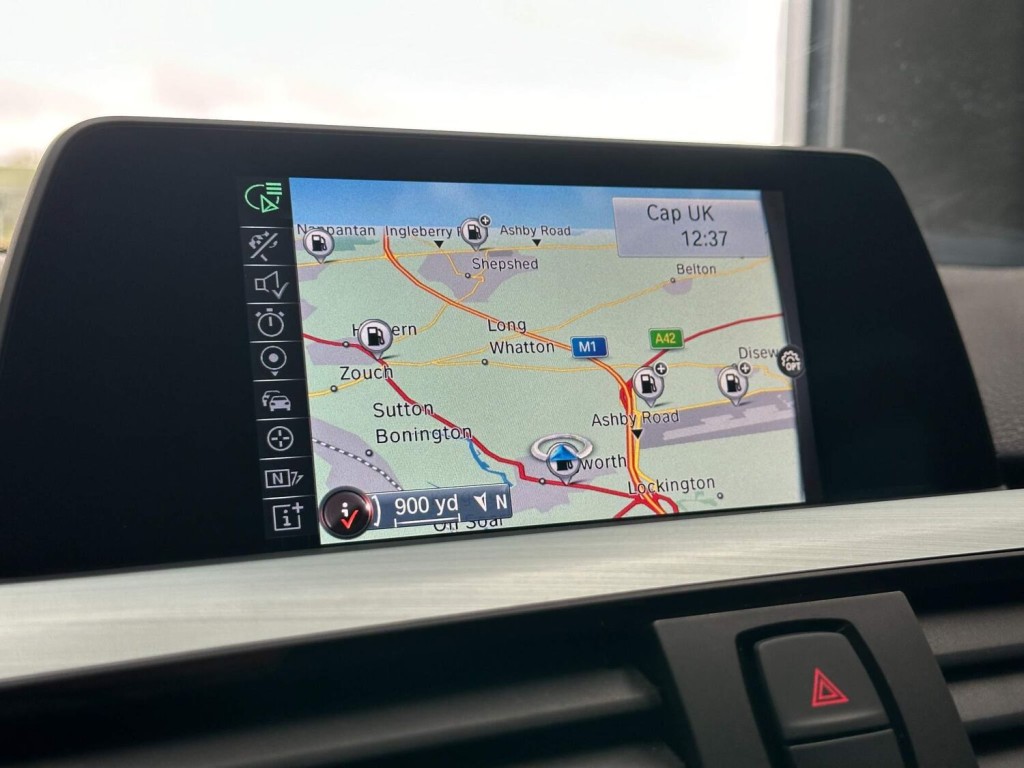 View BMW 3 SERIES 2.0 320i Sport Euro 6 (s/s) 4dr