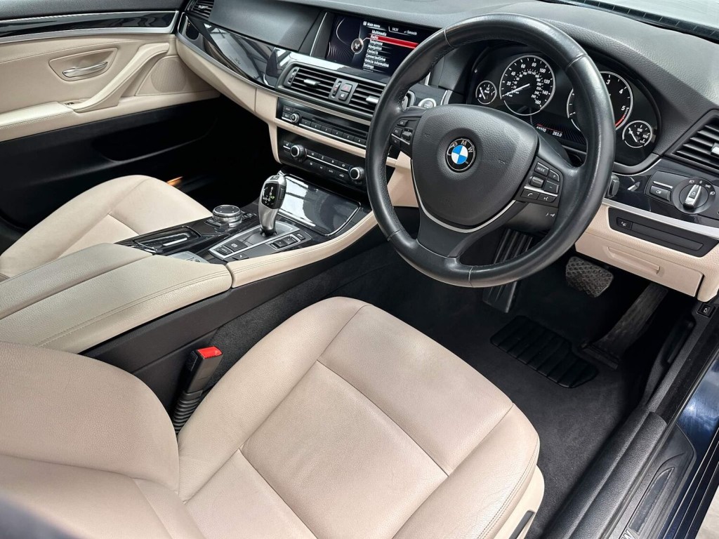 View BMW 5 SERIES 2.0 520d SE Touring Auto Euro 6 (s/s) 5dr