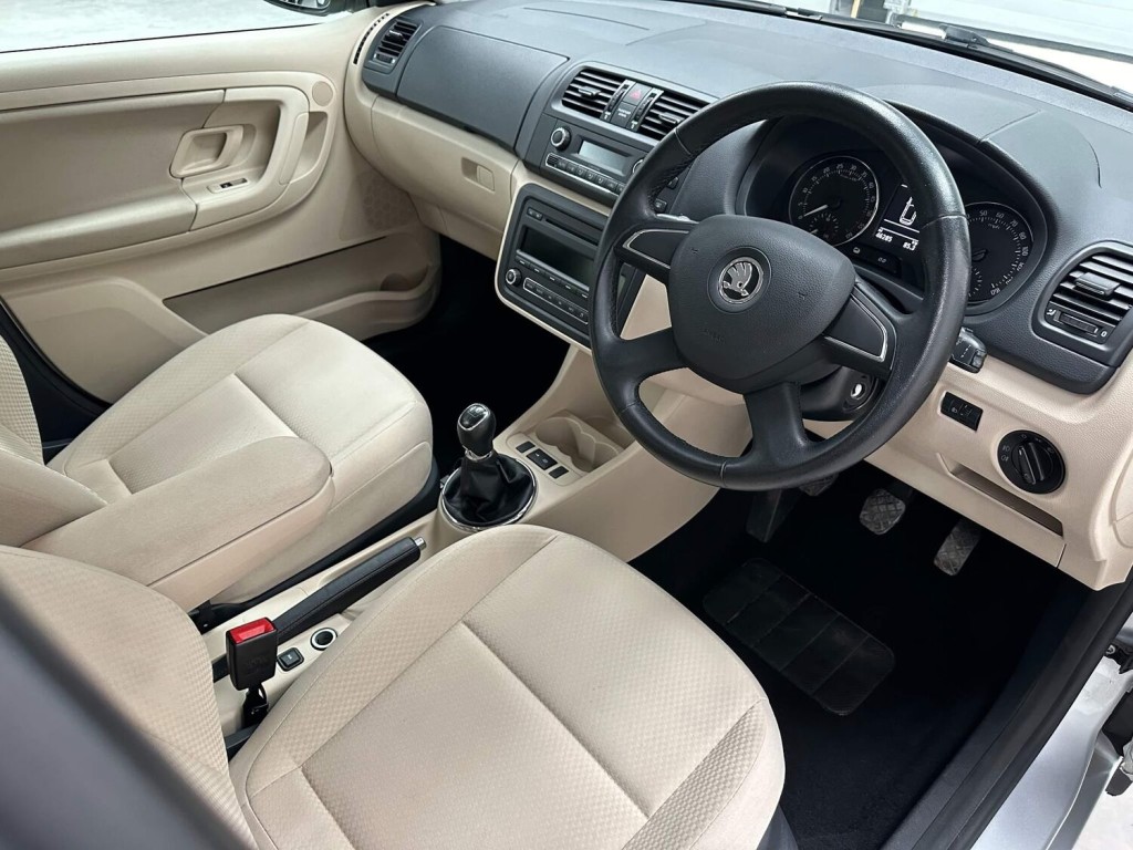 View SKODA FABIA 1.6 TDI Elegance Euro 5 5dr