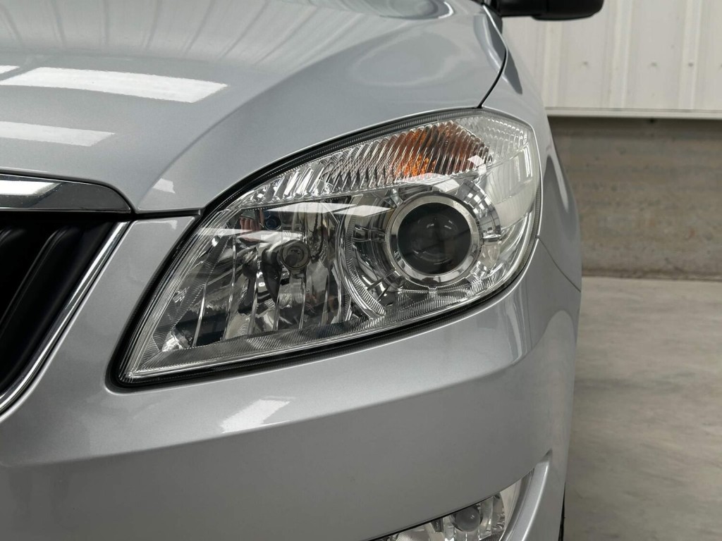 View SKODA FABIA 1.6 TDI Elegance Euro 5 5dr