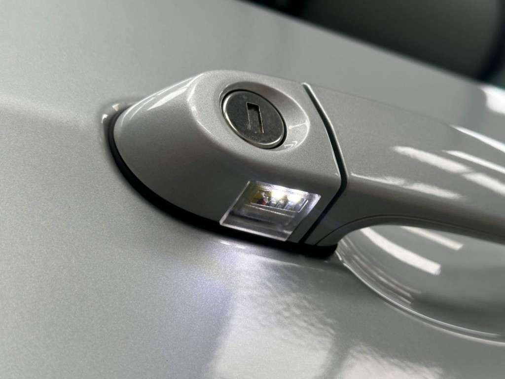 View BMW 3 SERIES 3.0 330d M Sport Highline Steptronic Euro 5 2dr