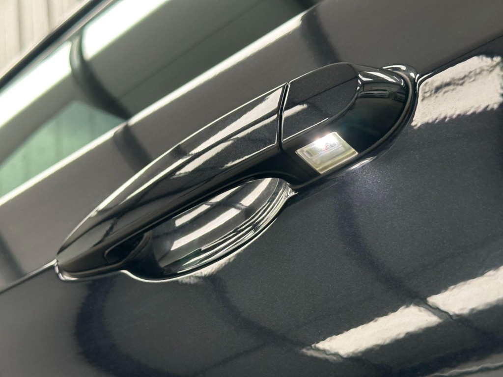 View BMW 3 SERIES 2.0 318i M Sport Euro 5 2dr