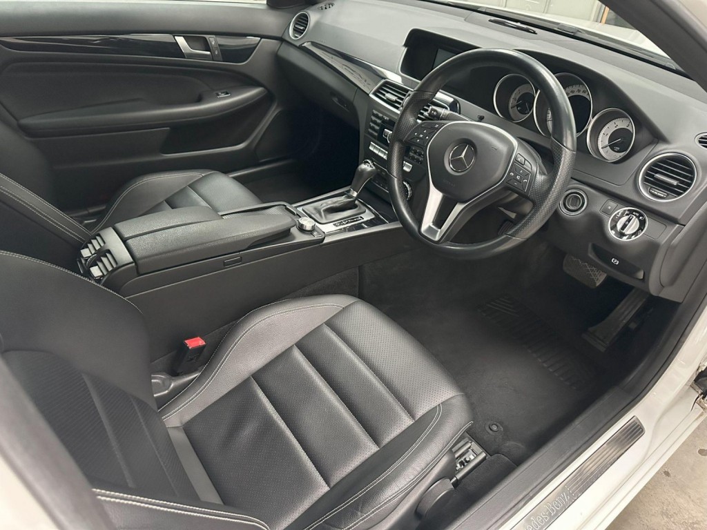 View MERCEDES-BENZ C CLASS 2.1 C220 CDI Executive SE G-Tronic+ Euro 5 (s/s) 2dr