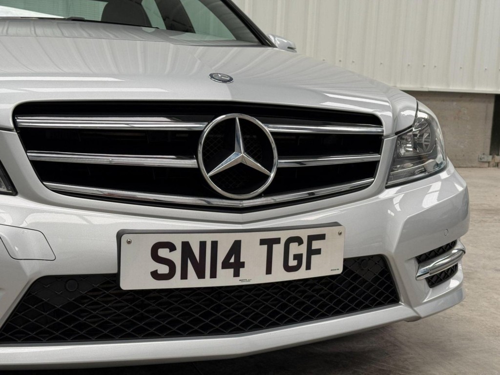 View MERCEDES-BENZ C CLASS 2.1 C220 CDI AMG Sport Edition G-Tronic+ Euro 5 (s/s) 4dr