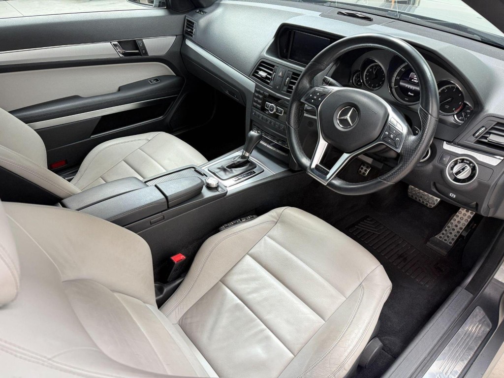 View MERCEDES-BENZ E CLASS 2.1 E220 CDI BlueEfficiency Sport Cabriolet G-Tronic+ Euro 5 (s/s) 2dr