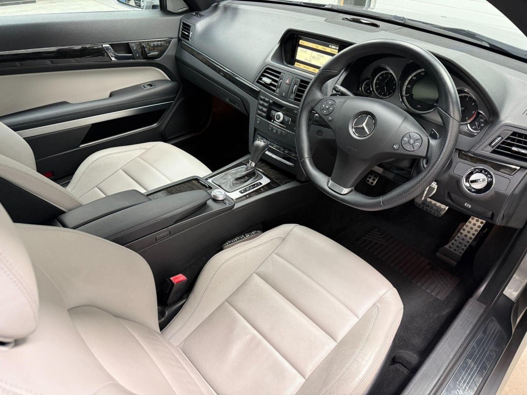 View MERCEDES-BENZ E CLASS 3.0 E350 CDI V6 BlueEfficiency Sport G-Tronic Euro 5 2dr