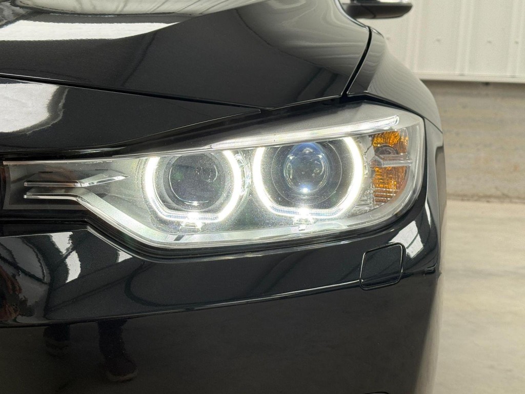 View BMW 3 SERIES 2.0 320d Sport Touring Auto Euro 5 (s/s) 5dr