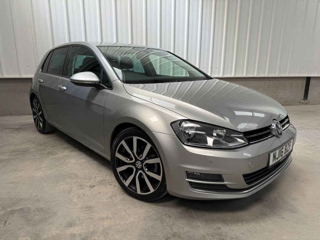 View VOLKSWAGEN GOLF 2.0 TDI BlueMotion Tech GT Euro 6 (s/s) 5dr