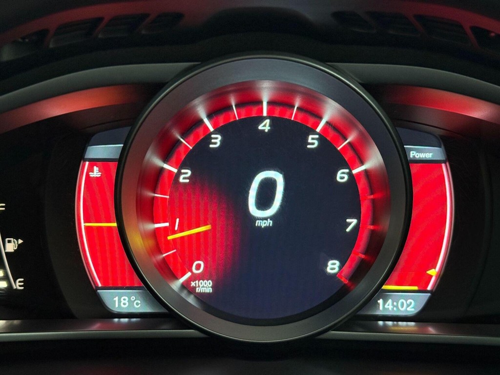 View VOLVO V40 1.6 T3 ES Euro 5 (s/s) 5dr