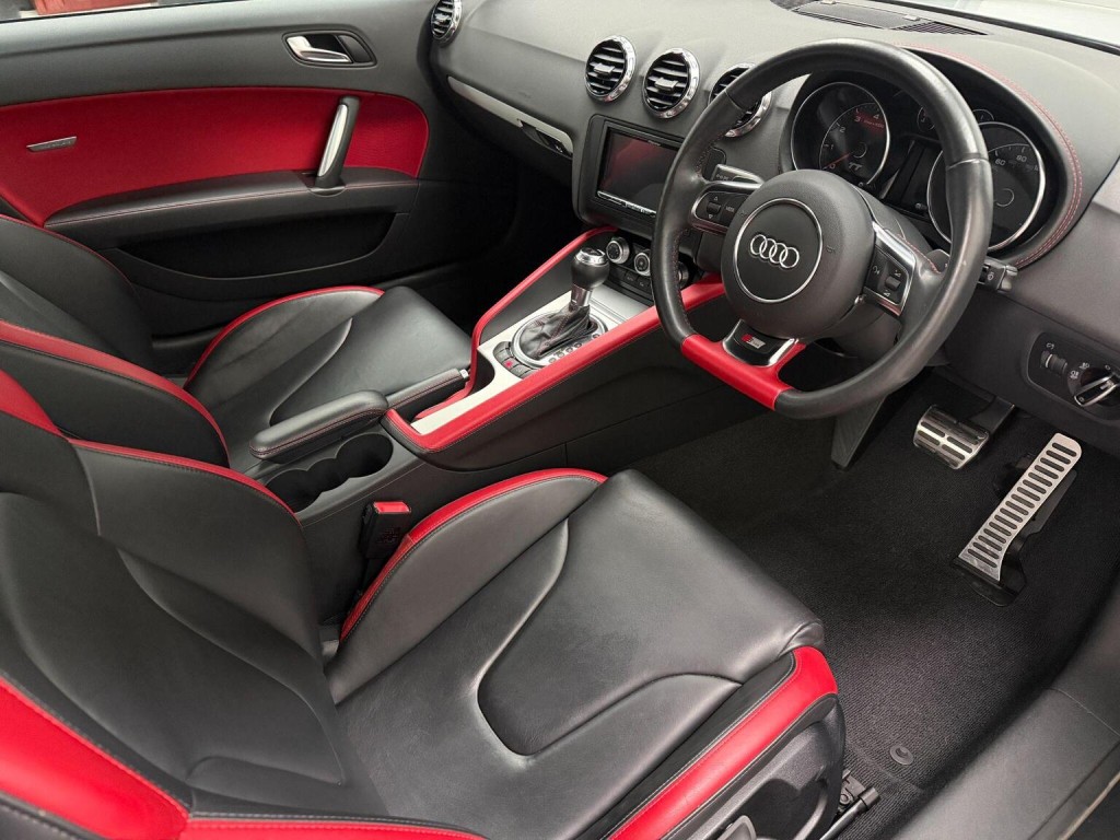 View AUDI TT 2.0 TFSI S line S Tronic Euro 5 (s/s) 3dr