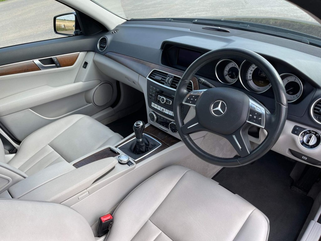 View MERCEDES-BENZ C CLASS 2.1 C200 CDI BlueEfficiency Elegance Euro 5 (s/s) 4dr
