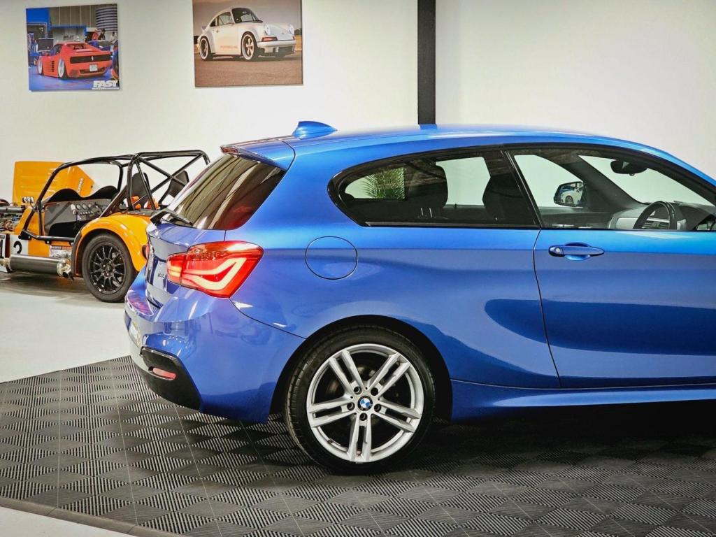 BMW 1 SERIES