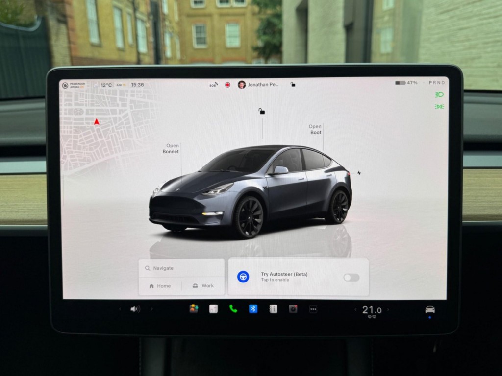 TESLA MODEL Y