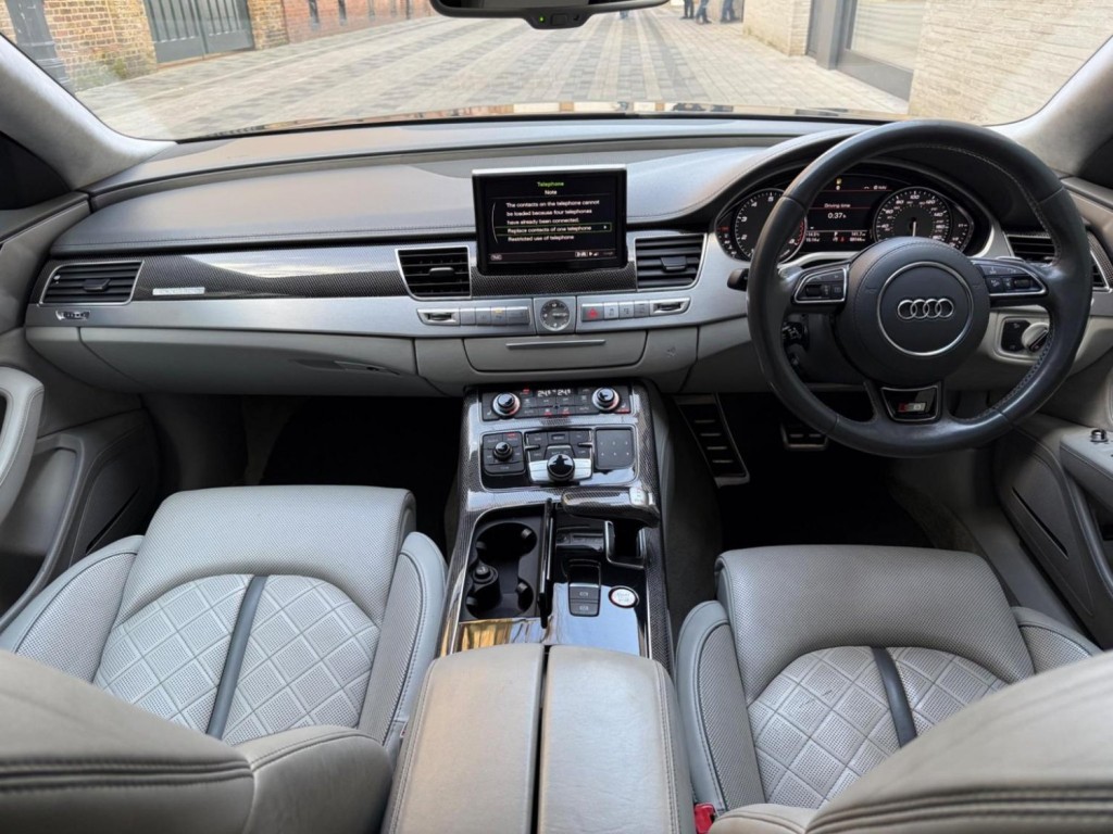 AUDI S8