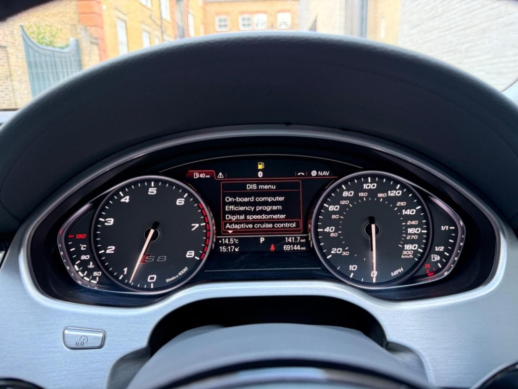 AUDI S8