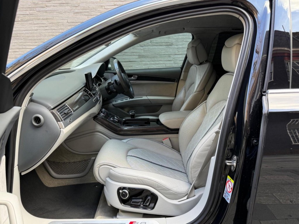 AUDI S8