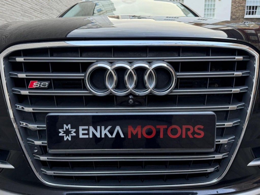 AUDI S8