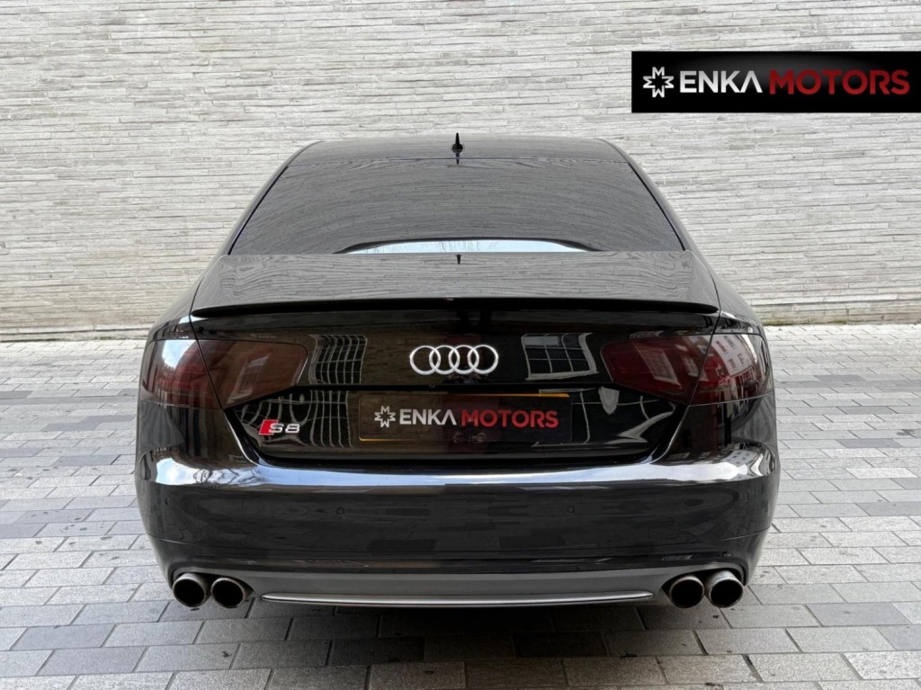AUDI S8