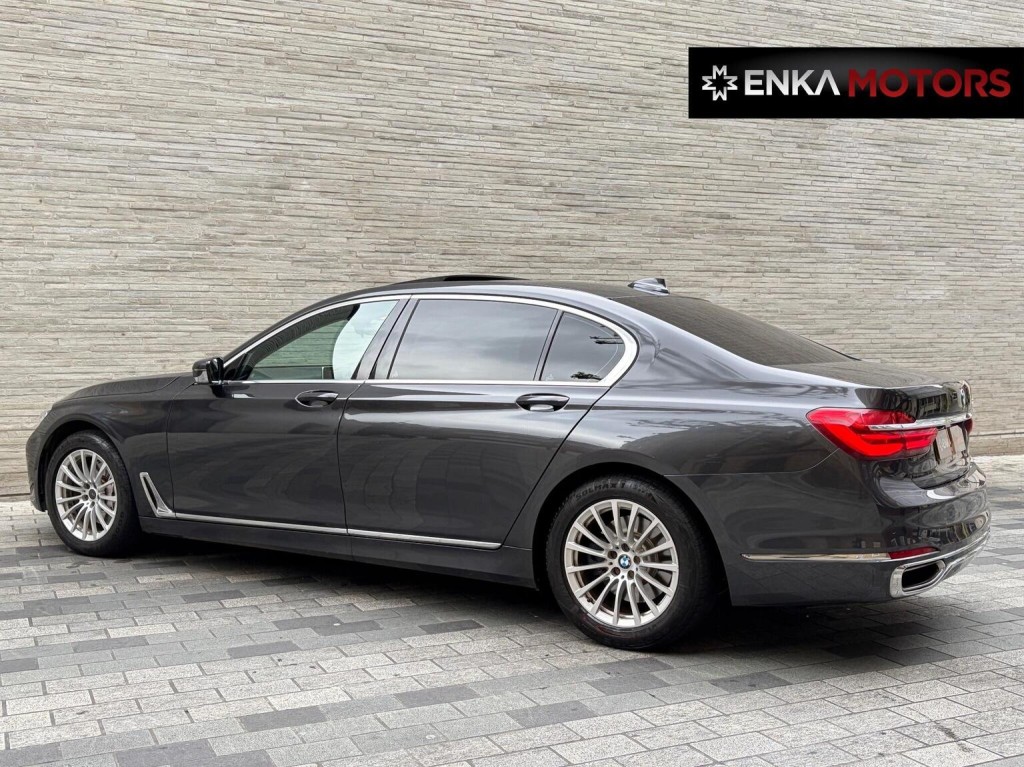 BMW 7 SERIES