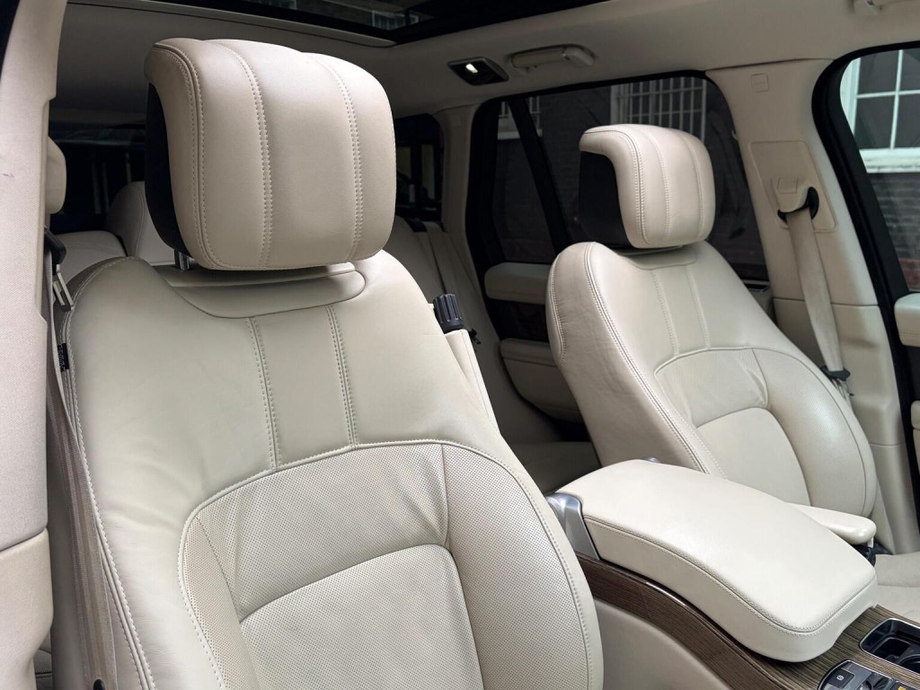 LAND ROVER RANGE ROVER