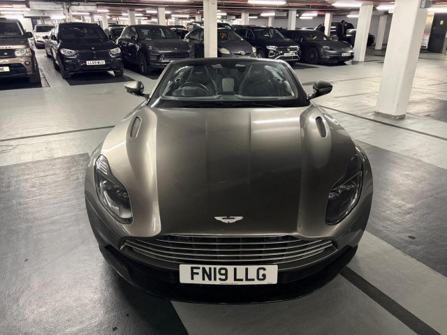 ASTON MARTIN DB11