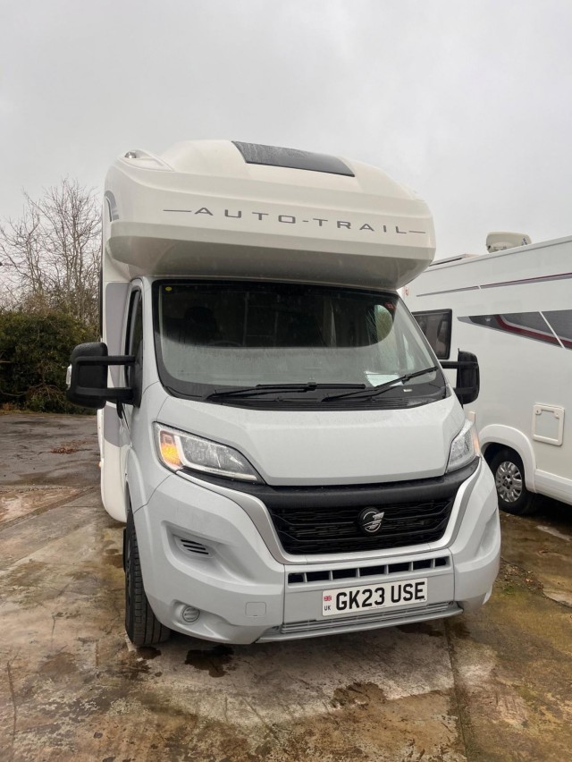 AUTO-TRAIL 