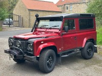 LAND ROVER DEFENDER 90