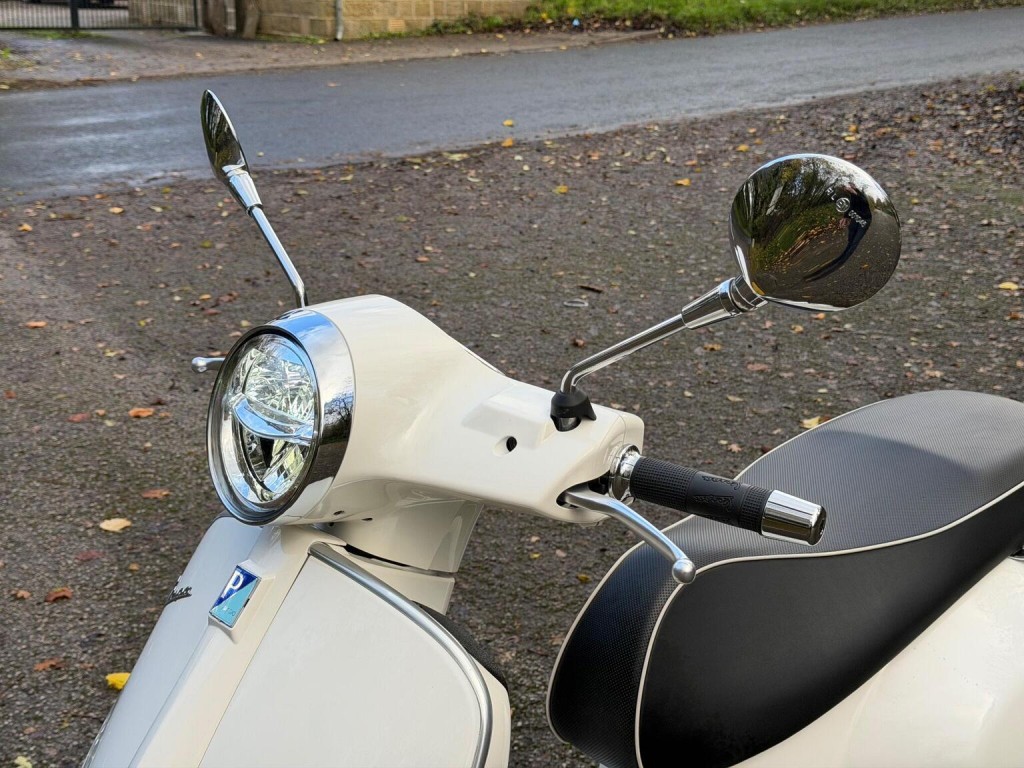 PIAGGIO Vespa