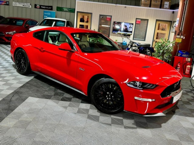 FORD MUSTANG