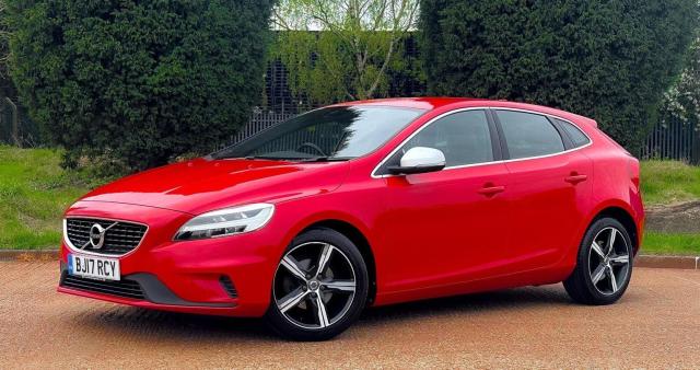 VOLVO V40 2.0 D2 R-Design Nav Plus Euro 6 (s/s) 5dr