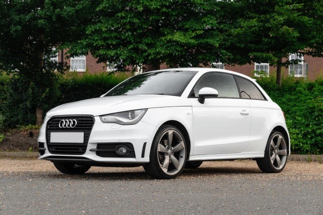 AUDI A1 1.4 TFSI CoD Black Edition S Tronic Euro 5 (s/s) 3dr