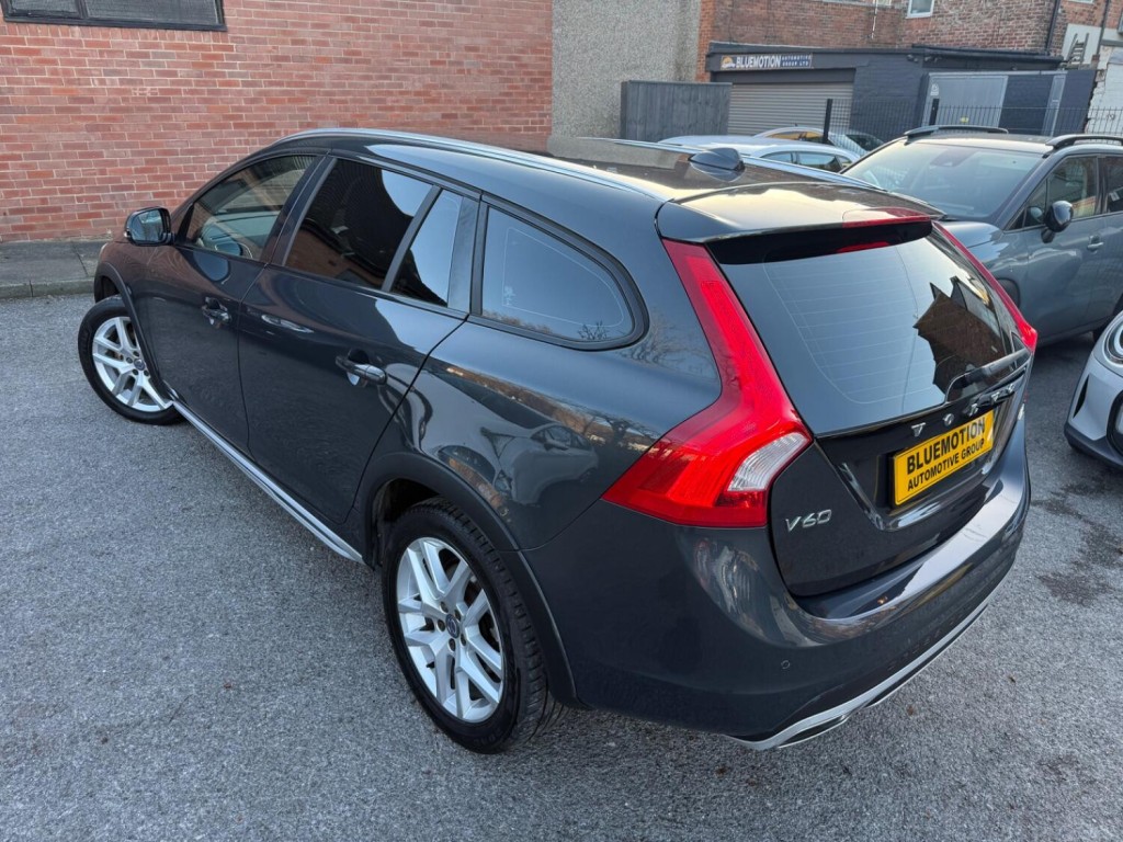 VOLVO V60 CROSS COUNTRY