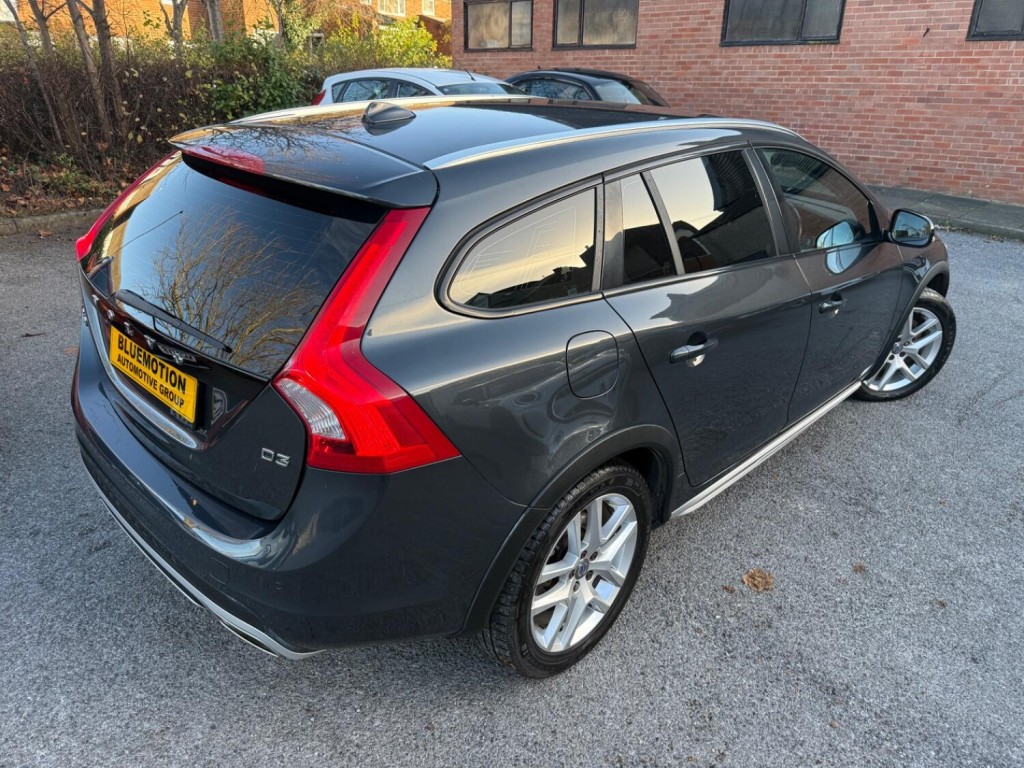 VOLVO V60 CROSS COUNTRY