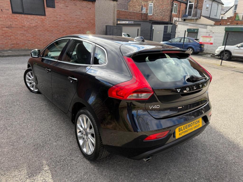 VOLVO V40