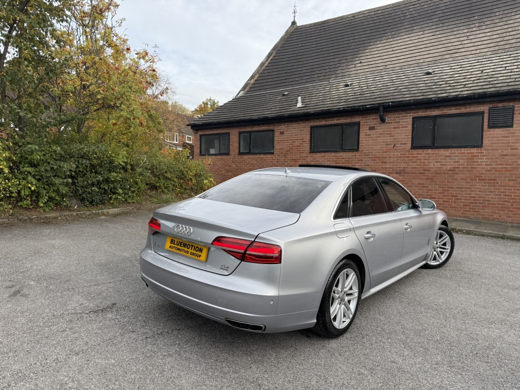 AUDI A8