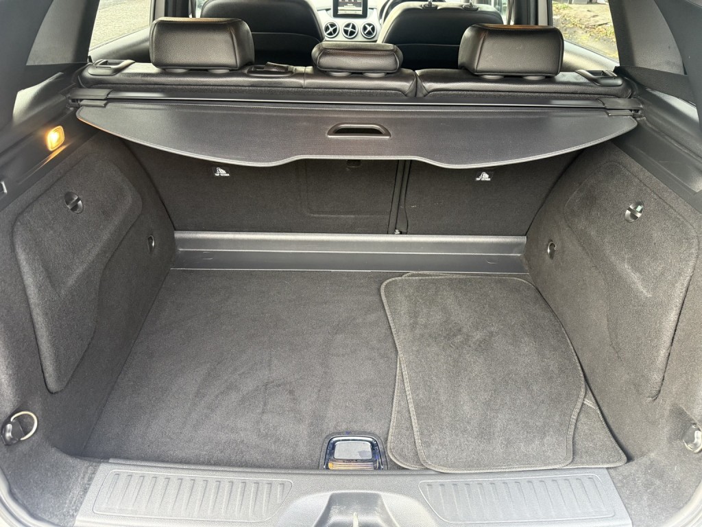 MERCEDES-BENZ B CLASS