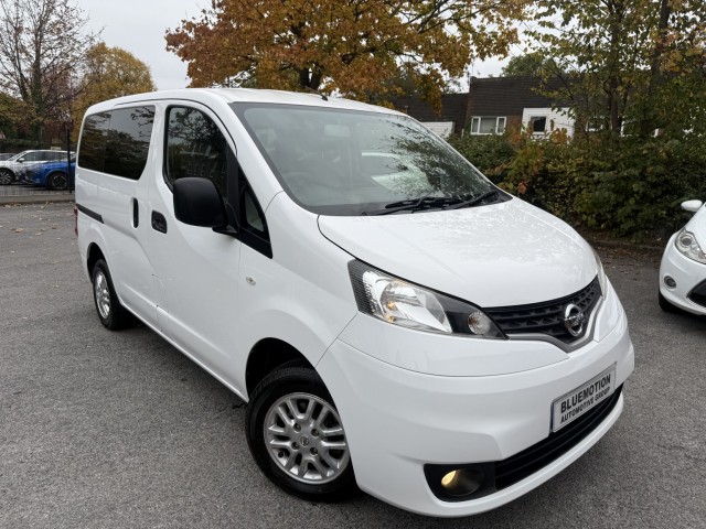 NISSAN NV200