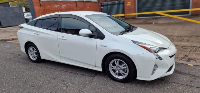 TOYOTA PRIUS 1.8 VVT-h Business Edition Hatchback 5dr Petrol Hybrid CVT Euro 6 (s/s) (Park Assist, 17in Alloy) (1