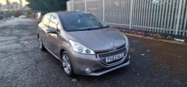 PEUGEOT 208 1.2 e-VTi PureTech Allure EGC Euro 5 (s/s) 5dr