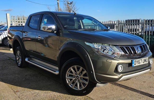 MITSUBISHI L200