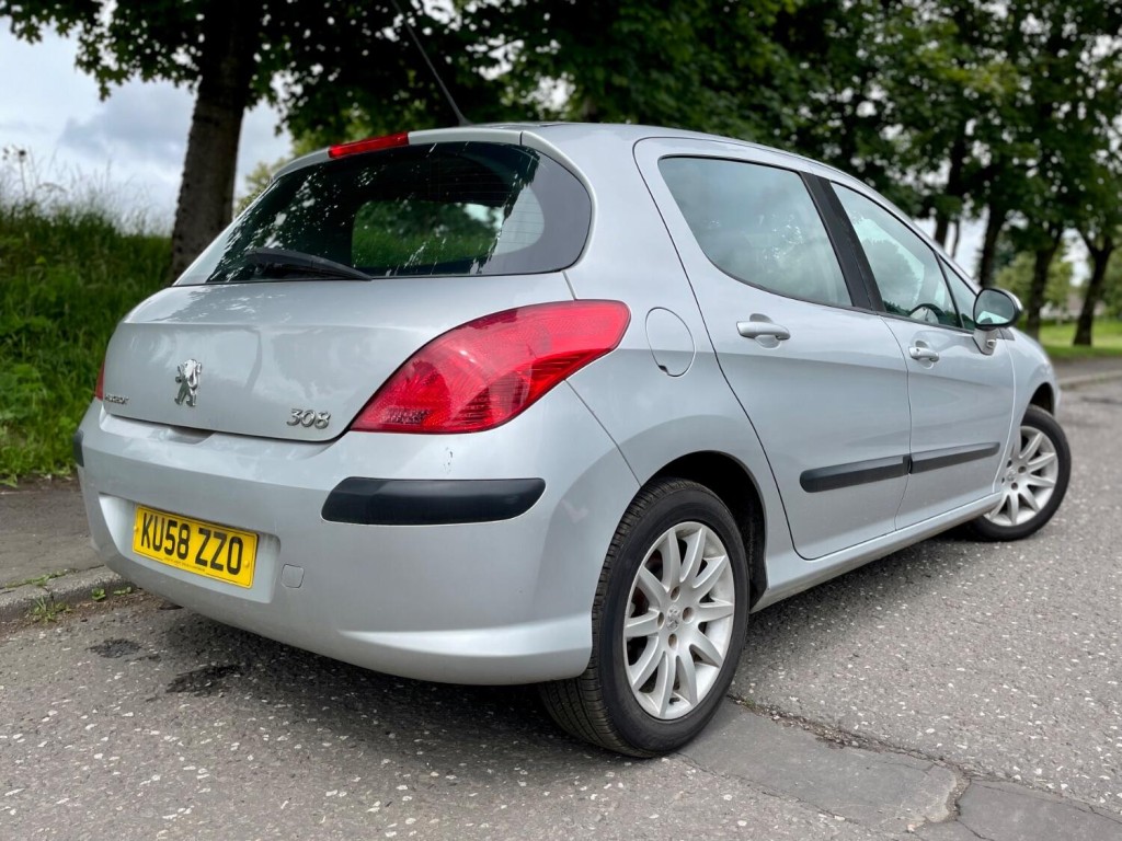 PEUGEOT 308