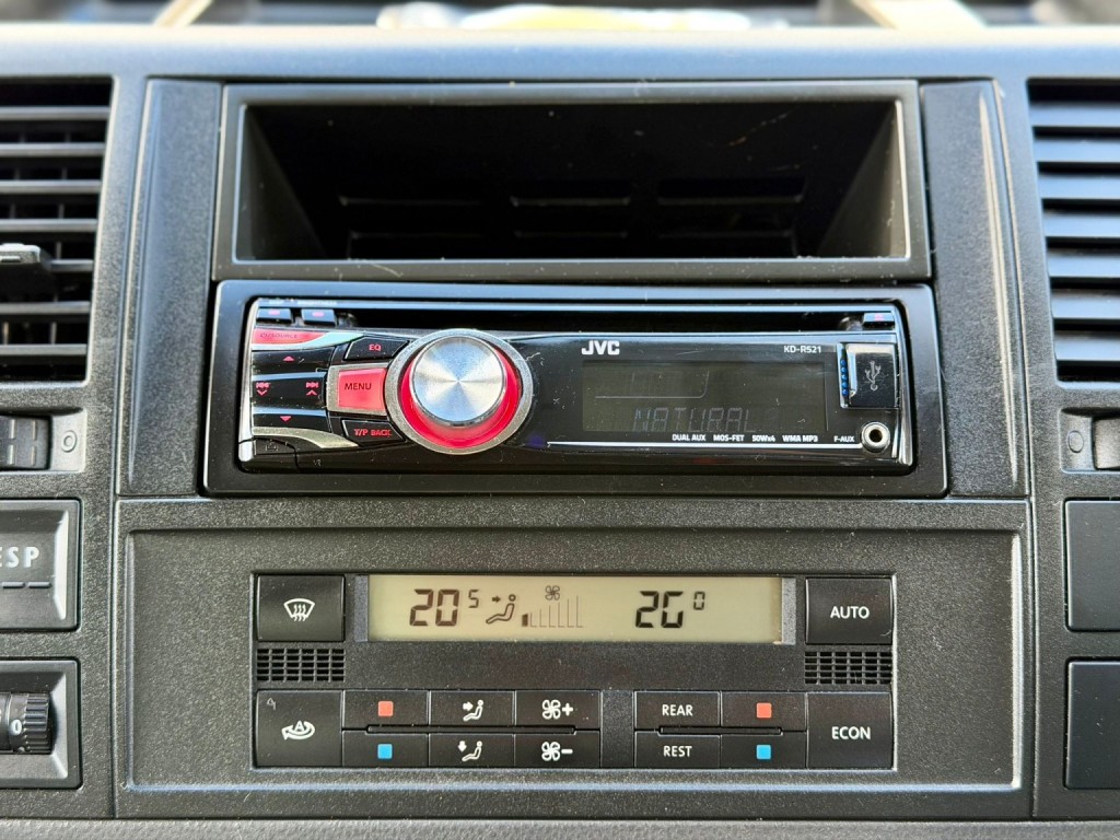 VOLKSWAGEN CARAVELLE