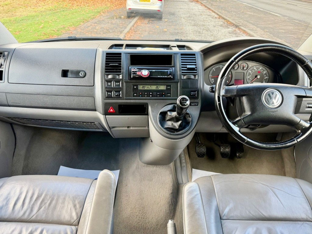 VOLKSWAGEN CARAVELLE