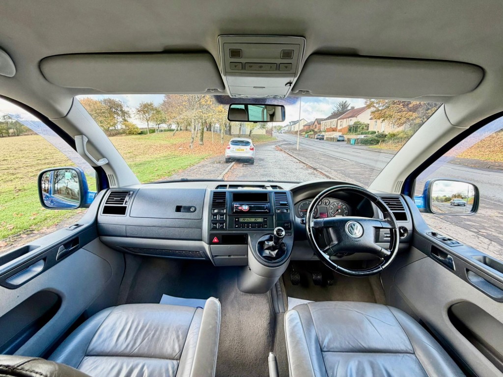 VOLKSWAGEN CARAVELLE