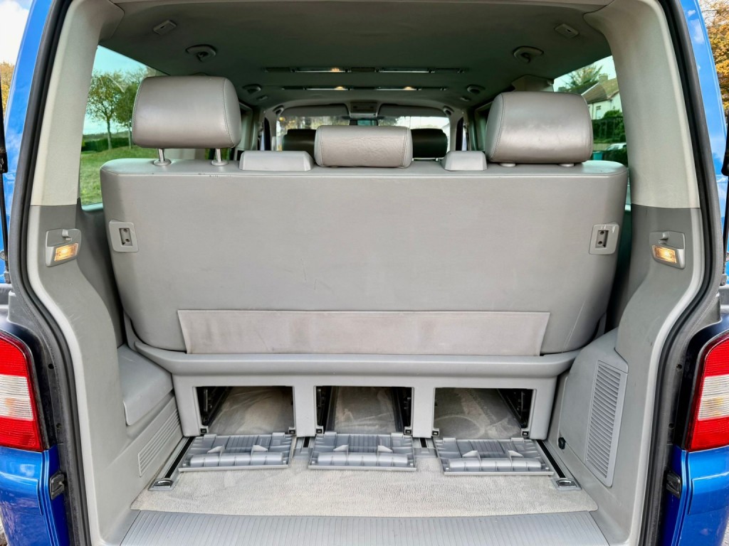 VOLKSWAGEN CARAVELLE