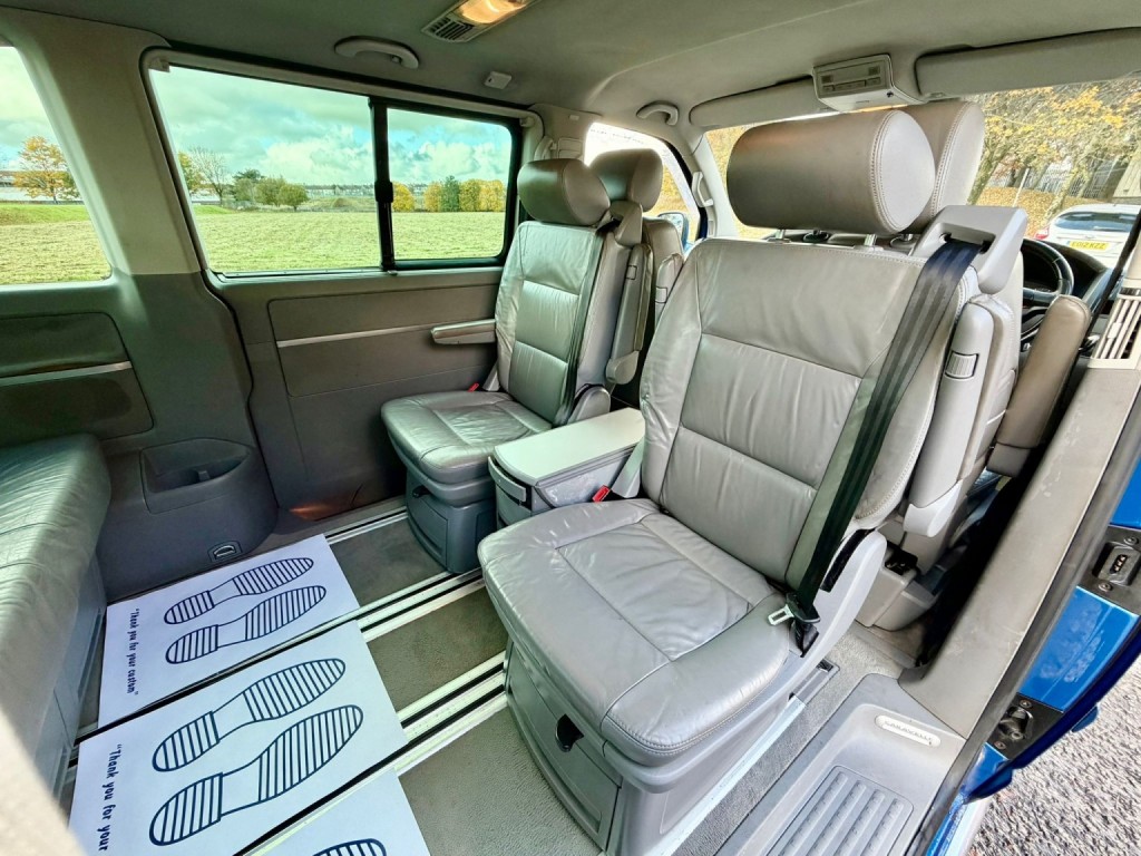 VOLKSWAGEN CARAVELLE