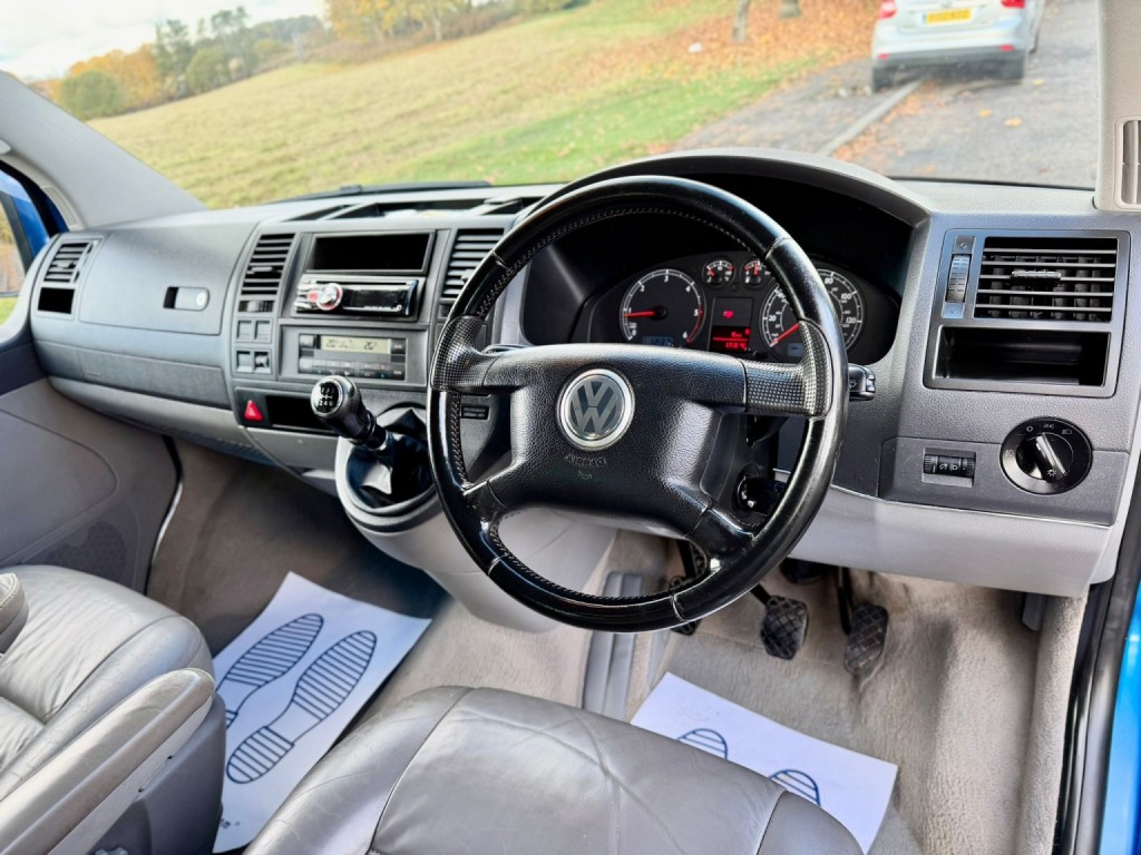 VOLKSWAGEN CARAVELLE