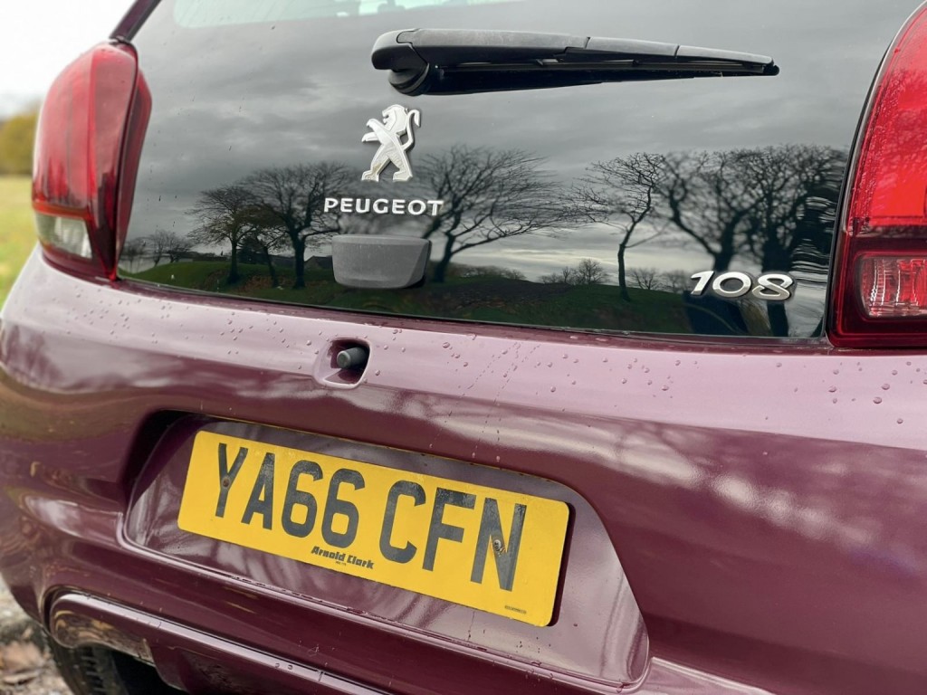 PEUGEOT 108